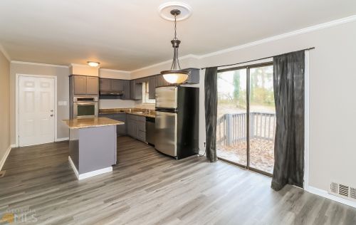 5240 Longmeadow Ln, Atlanta GA  30349-3124 exterior