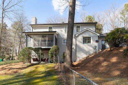 7105 Faunsworth Dr, Atlanta GA 30328-1941 exterior