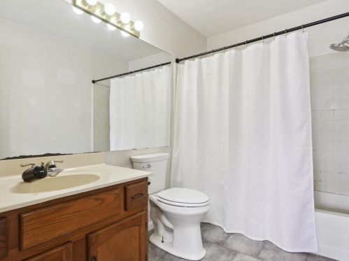 4023 Hancock Cir, Atlanta GA  30340-4281 exterior