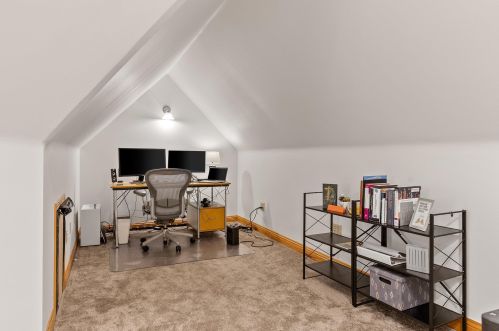 9360 Sleepy Hollow Ln, Milwaukee WI  53217-1242 exterior