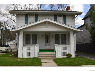 579 Henrietta St, Bham, MI 48009-1452