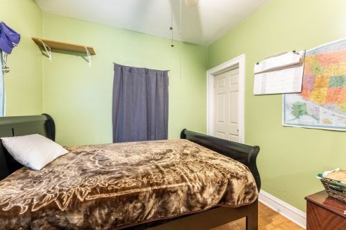 5833 Whipple St, Chicago IL 60659-3708 exterior