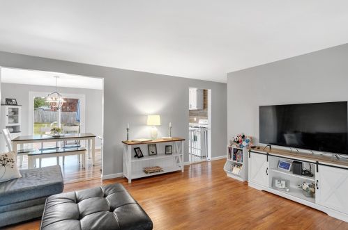 4828 Havana Dr, Pittsburgh PA 15239-2420 exterior