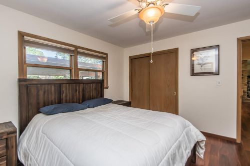 2569 Root Riv Pkwy, Milwaukee WI 53227-1849 exterior