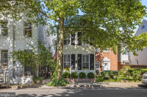 316 Patrick St, Alexandria VA  22314-2443 exterior