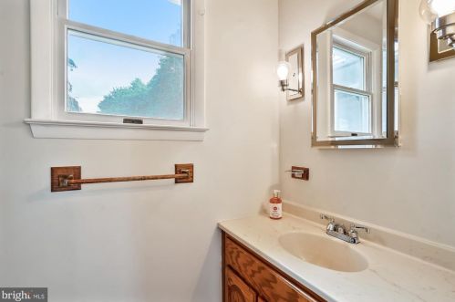 1730 Great Falls St, Mc Lean VA  22101-5063 exterior