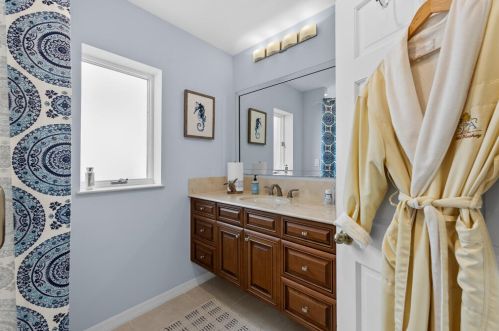 5172 Seahorse Ave, Naples FL 34103-2470 exterior