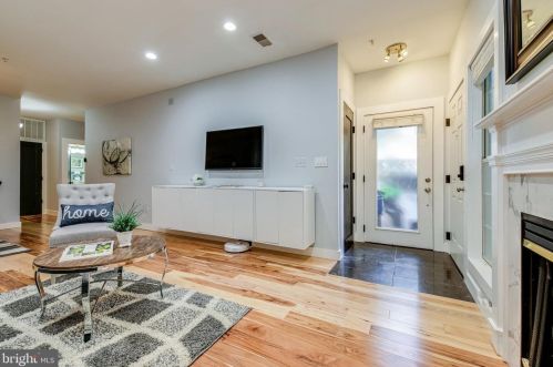 4656 Lambert Dr, Alexandria VA 22311-4942 exterior