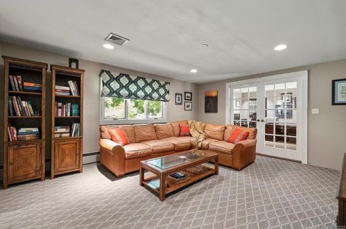 47 Nursery St, Norwalk CT 06850-1707 exterior