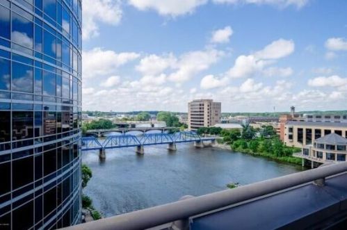 252 Pearl St, Grand Rapids MI 49503-2675 exterior