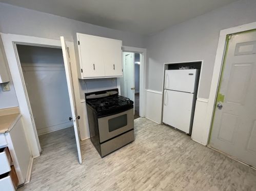 418 Hickory St, Joliet IL 60435-7548 exterior