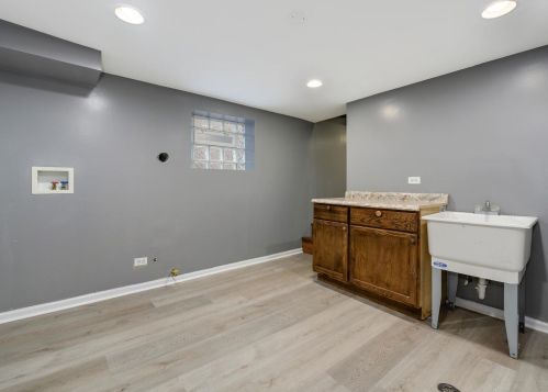 6411 Kedvale Ave, Chicago IL 60629-5108 exterior