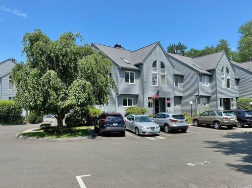 81 Wolfpit Ave, Norwalk CT 06851-4200 exterior