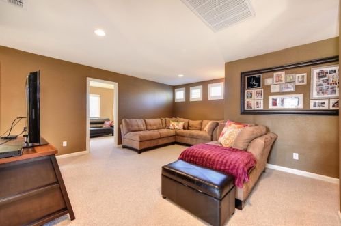 1079 Mallard Cir, Folsom CA 95630-7507 exterior