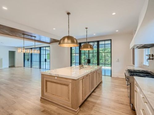 4682 Conway Dr, Atlanta GA 30327-3535 exterior