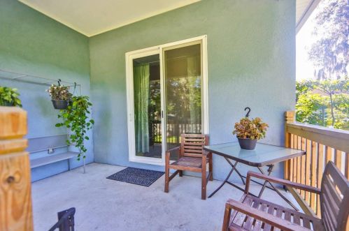 8704 El Portal Dr, Tampa FL  33604-1223 exterior