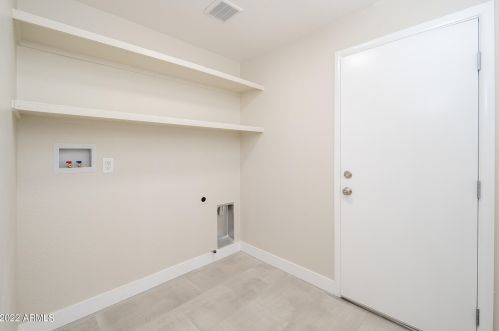 3824 Carol Ave, Phoenix AZ 85021-2091 exterior