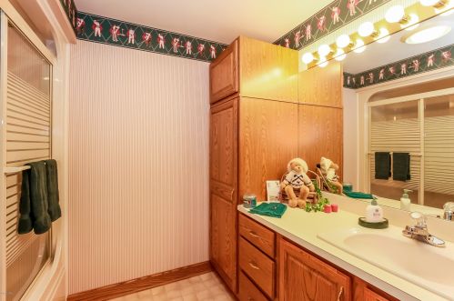 2425 58 St, Fennville MI 49408-8417 exterior