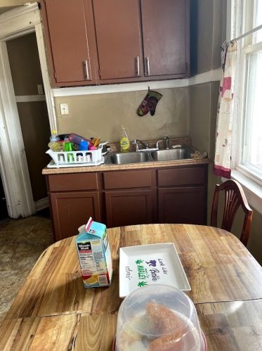 1707 66th St, Chicago IL 60629-5609 exterior