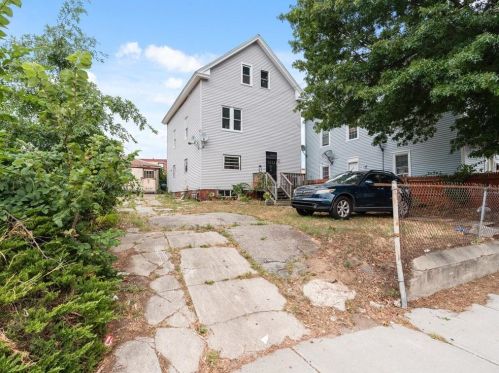 213 Pavilion Ave, Providence RI 02905-1621 exterior