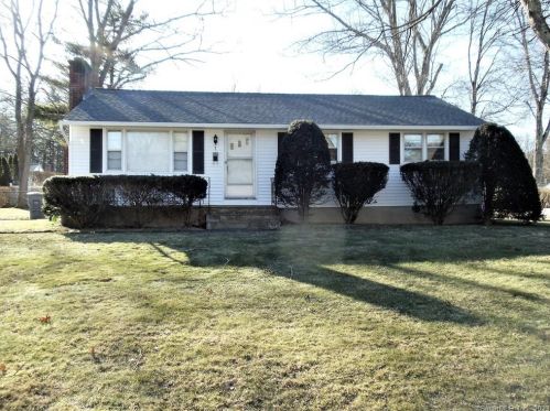 17 Aloha Dr, Enfield, CT 06082-2641