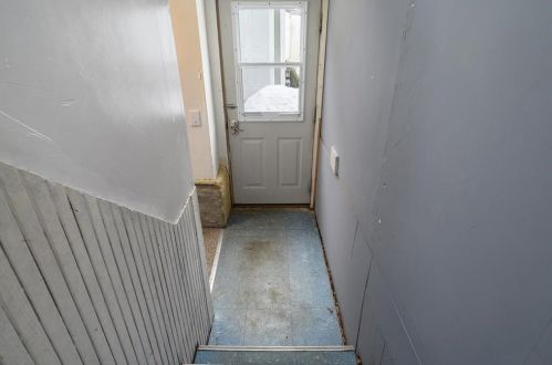 82 Ave B, Woonsocket RI 02895-6262 exterior