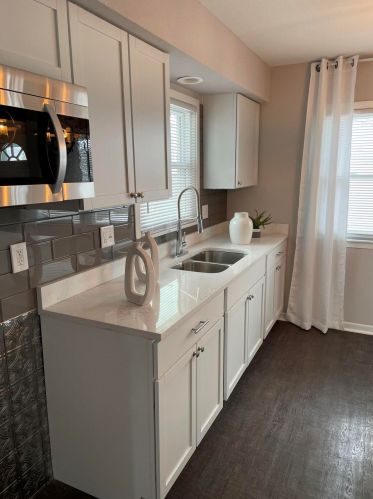 6667 80, Milwaukee WI 53223-5564 exterior