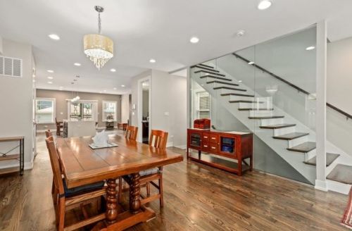 641 Bowen Ave, Chicago IL  60653-2824 exterior