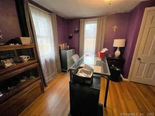 464 Church St, Wallingford, CT 06492-2208