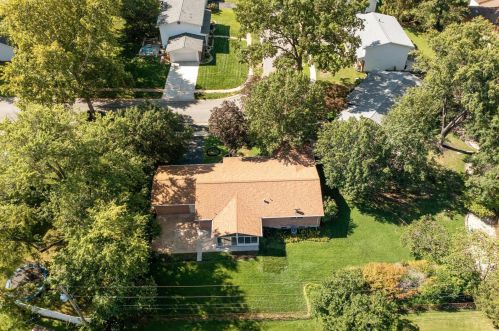 1049 Fernpark Dr, Saint Louis MO 63141-6132 exterior