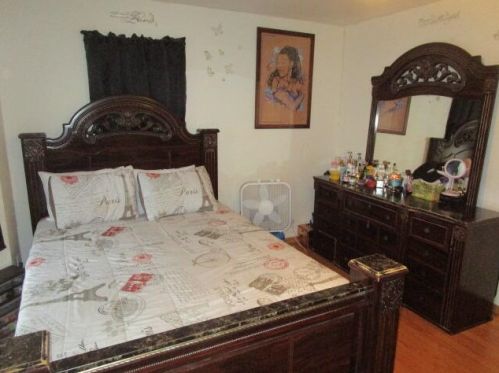 2555 33, Milwaukee WI 53215-2806 exterior