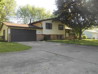 2303 Diamond St, Canton, OH 44721-1716