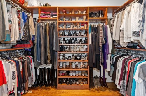 5048 Oakley Ave, Chicago IL 60625-1830 exterior