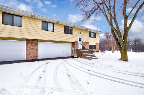 1256 Ferndale St, Saint Paul, MN 55119-3141