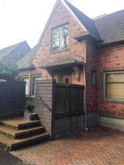 2657 10th Ave, Seattle WA  98119-2223 exterior