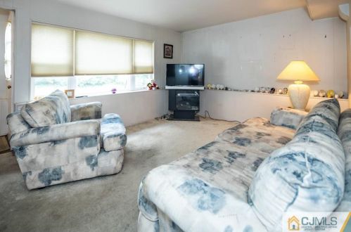 6 Clover St, Old Bridge NJ exterior