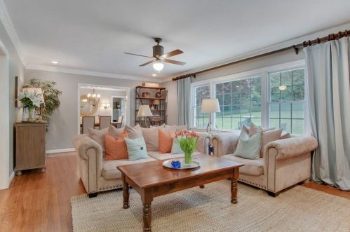 338 Lakemoore Dr, Atlanta GA  30342-3831 exterior