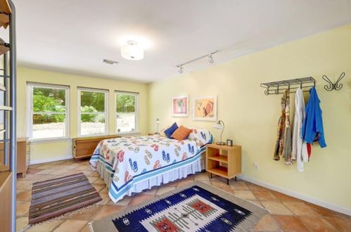 805 Frst Vw Dr, Austin TX 78746-4519 exterior