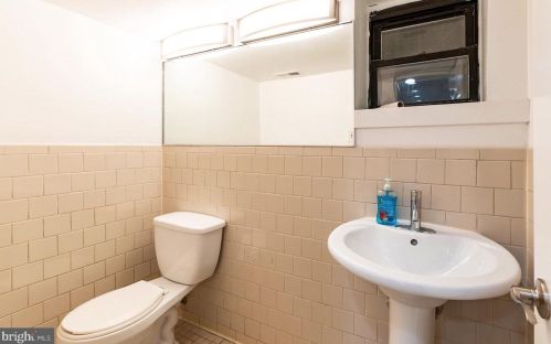 1709 Capitol St, Washington DC 20002-1015 exterior