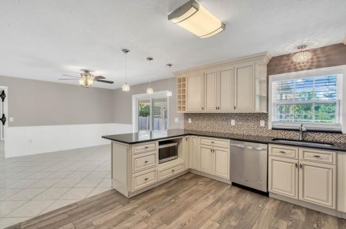 1235 Pendleton Dr, Altamonte Springs, FL 32714-2641