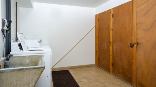 6103 Elston Ave, Chicago IL 60646-4719 exterior