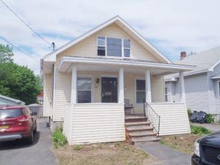 19 Cromer Ave, Schenectady NY  12304-1811 exterior