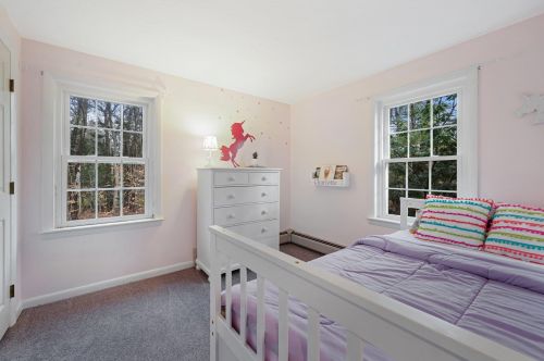 19 Laurel Dr, Concord NH  03304-4321 exterior