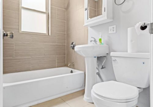 1711 Mayfield Ave, Chicago IL 60639-4023 exterior