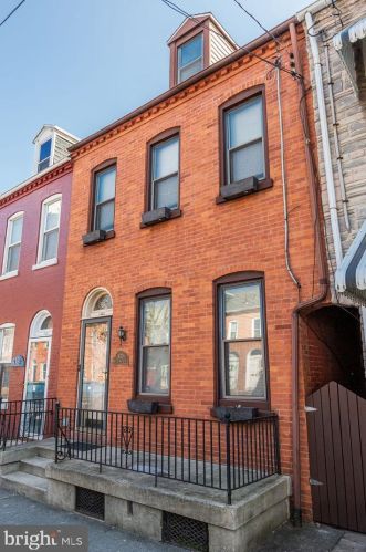 420 Lemon St, Lancaster, PA 17603-3321