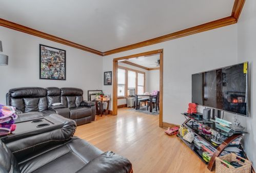 5117 Barry Ave, Chicago IL 60634-4966 exterior