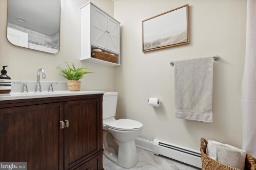 304 Pheasant Dr, Huntingdon Valley PA  19006-3038 exterior