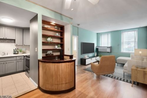 6-16 Blackwell St, Dover NJ 07801-4643 exterior