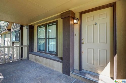 1740 Knl Schwope Rd, Spring Branch TX 78070-6213 exterior