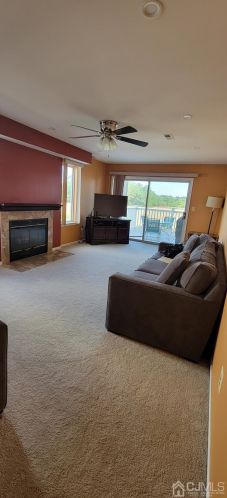 702 Jesse Way, Piscataway NJ  08854-6411 exterior